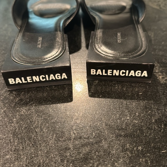 Pristine Balenciaga leather sandals size 39 - Picture 7 of 8